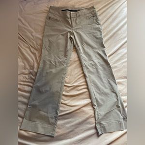 Columbia Mumbai Movers tan pants 10short